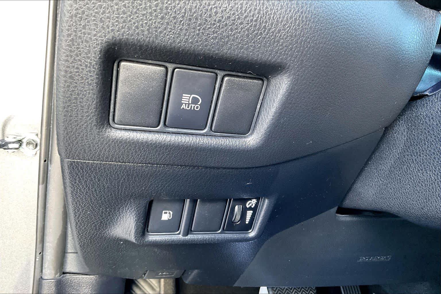 Used 2018 Toyota C-HR XLE FWD image 33