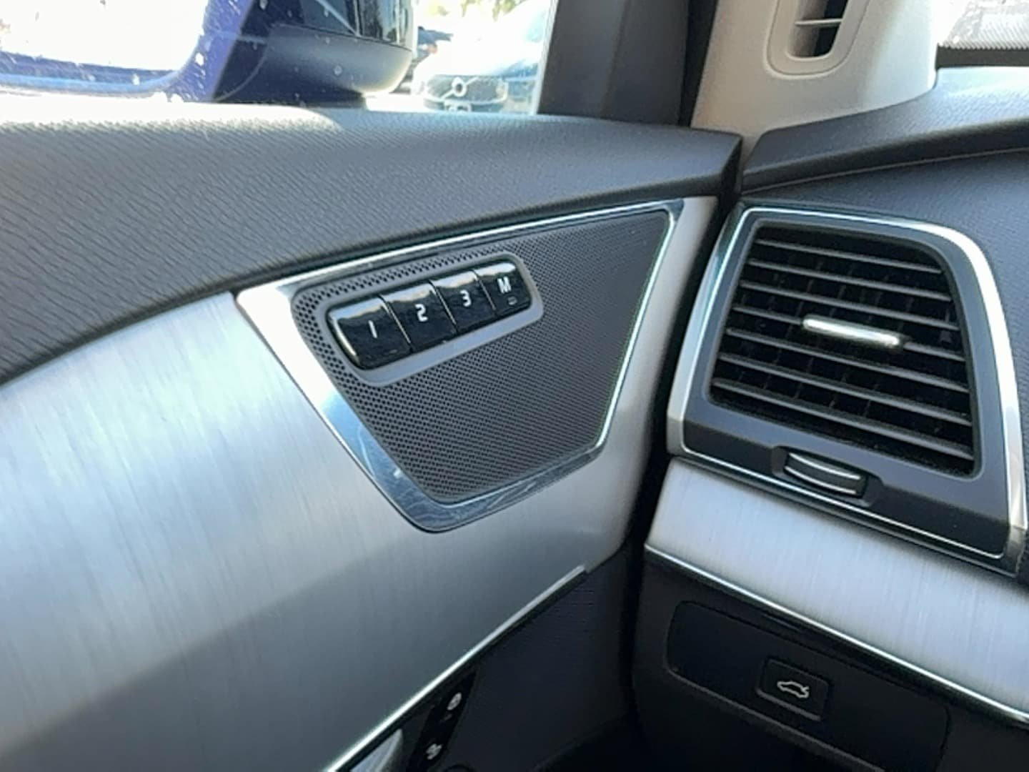 Certified 2023 Volvo XC90 B5 Core w/ Protection Package Premier image 16