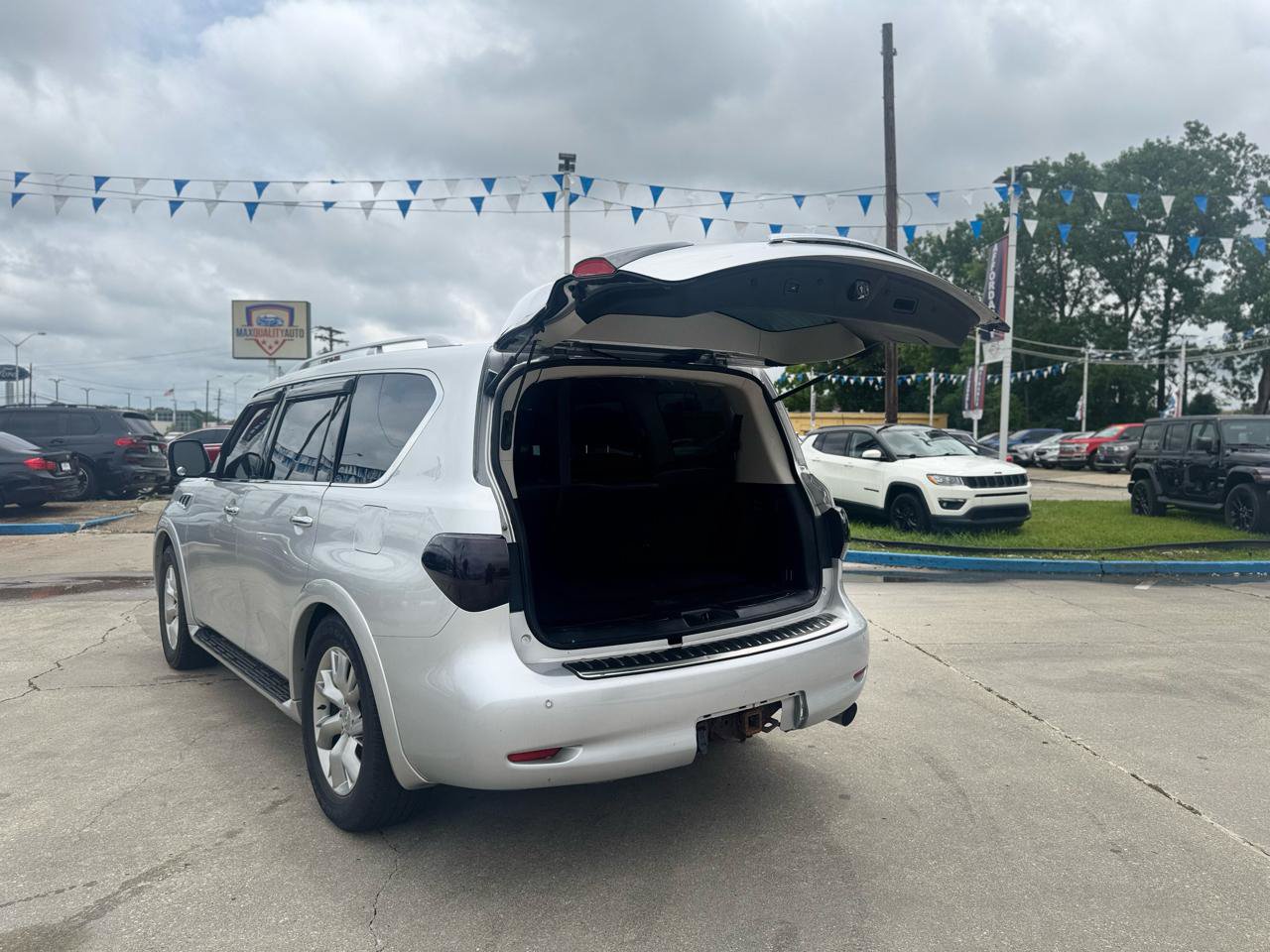 Used 2013 INFINITI QX56 4WD w/ Theater Pkg image 25