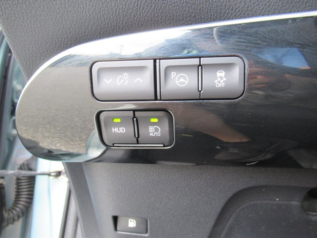 Used 2021 Toyota Prius Limited image 20