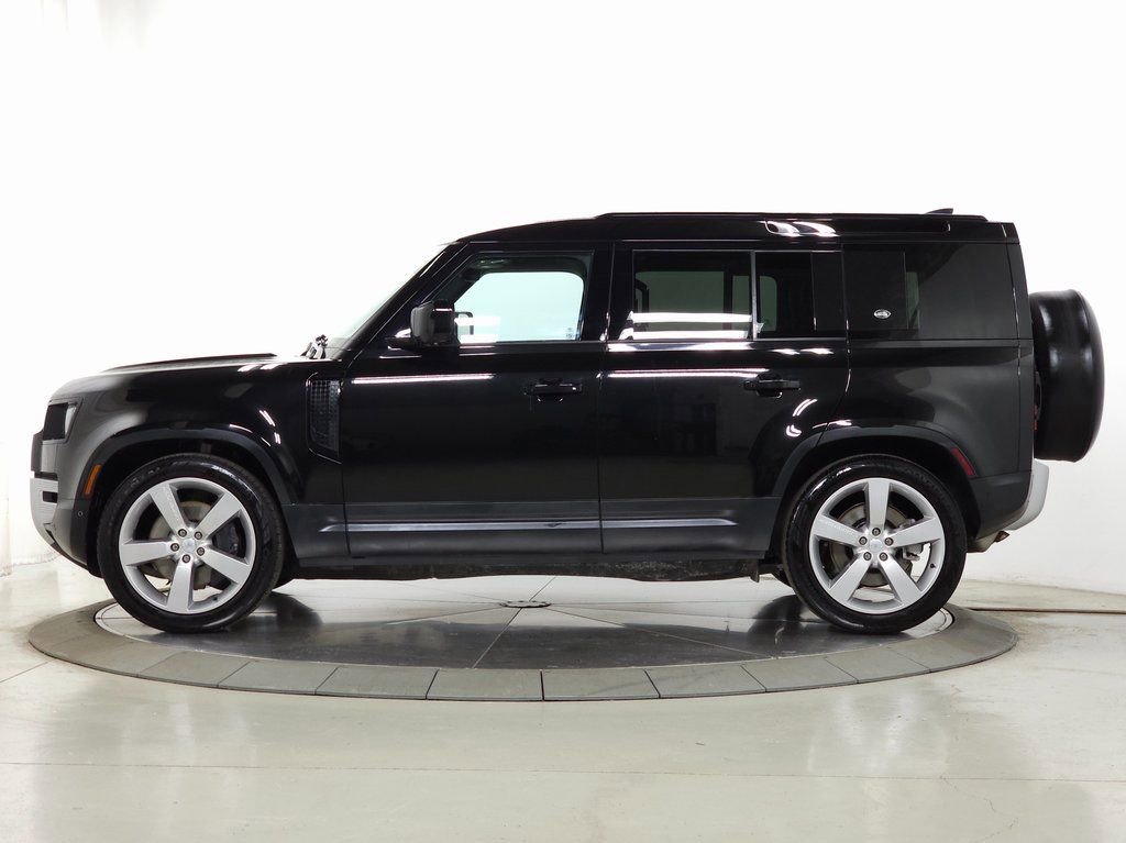 Used 2023 Land Rover Defender 110 SE image 2