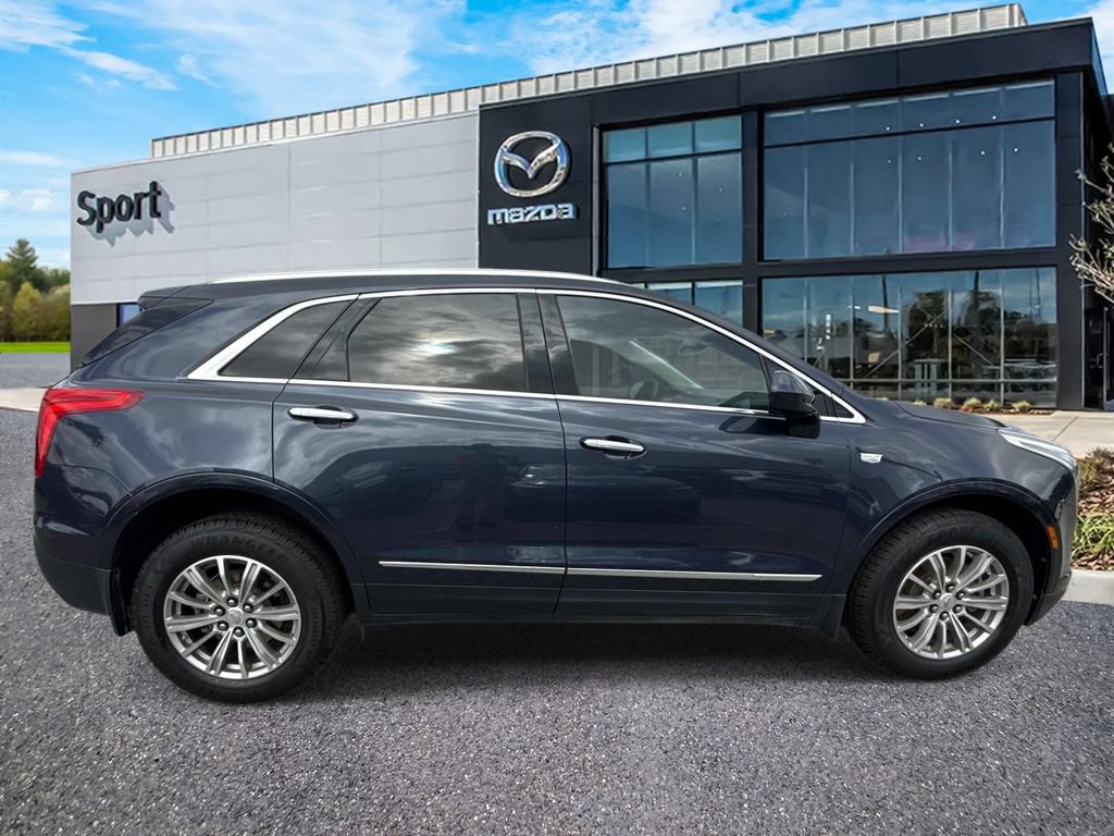 Used 2018 Cadillac XT5 Luxury w/ Driver Awareness Package FWD image 2