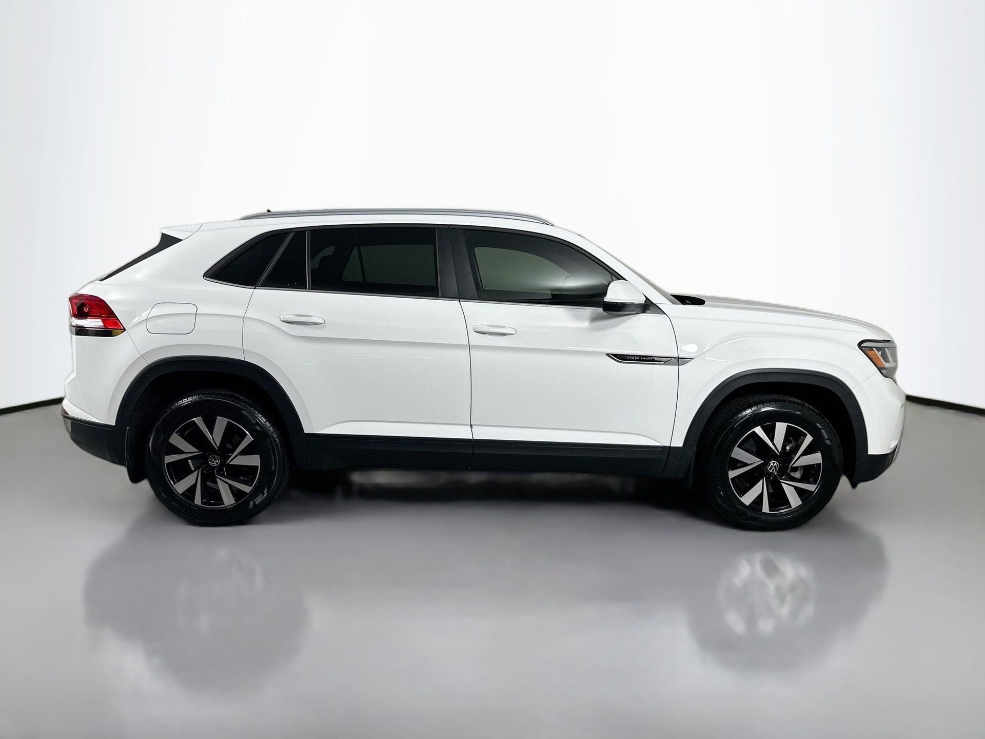 Certified 2021 Volkswagen Atlas Cross Sport SE image 4