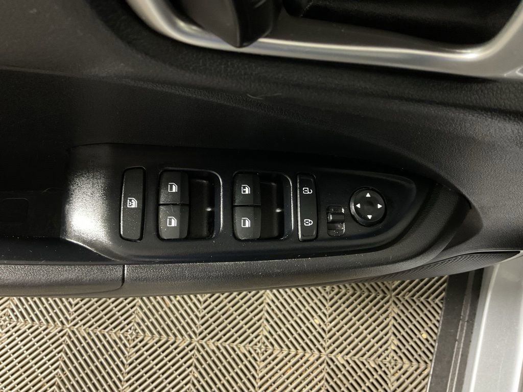Used 2021 Hyundai Venue SE FWD image 18