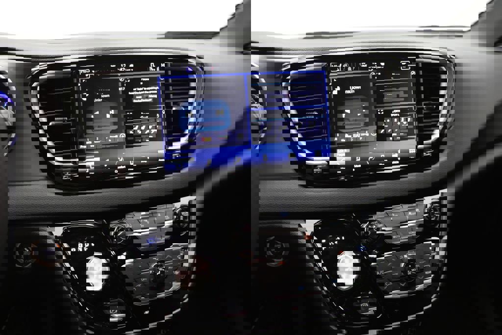 Used 2025 Chrysler Pacifica Select image 20