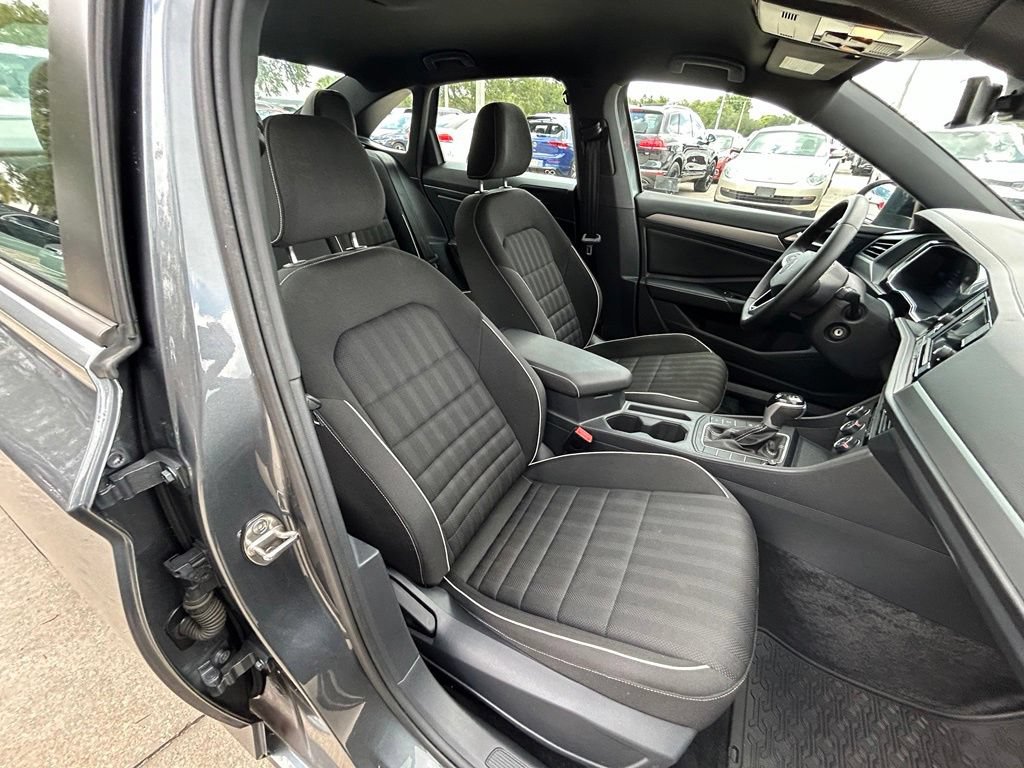 Certified 2024 Volkswagen Jetta Sport FWD image 32