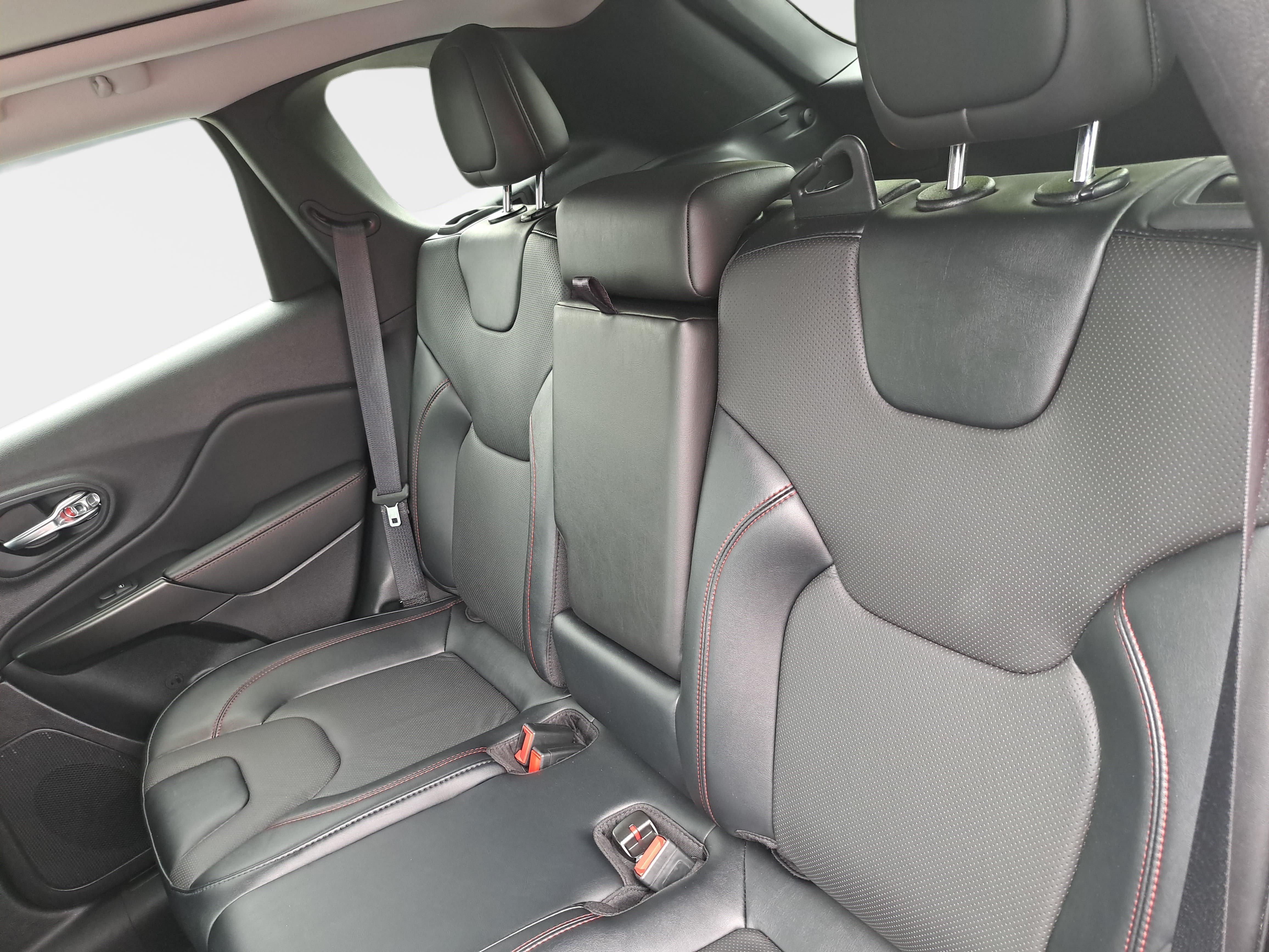 Used 2022 Jeep Cherokee Trailhawk w/ Sun, Sound & Nav Group AWD/4WD image 14