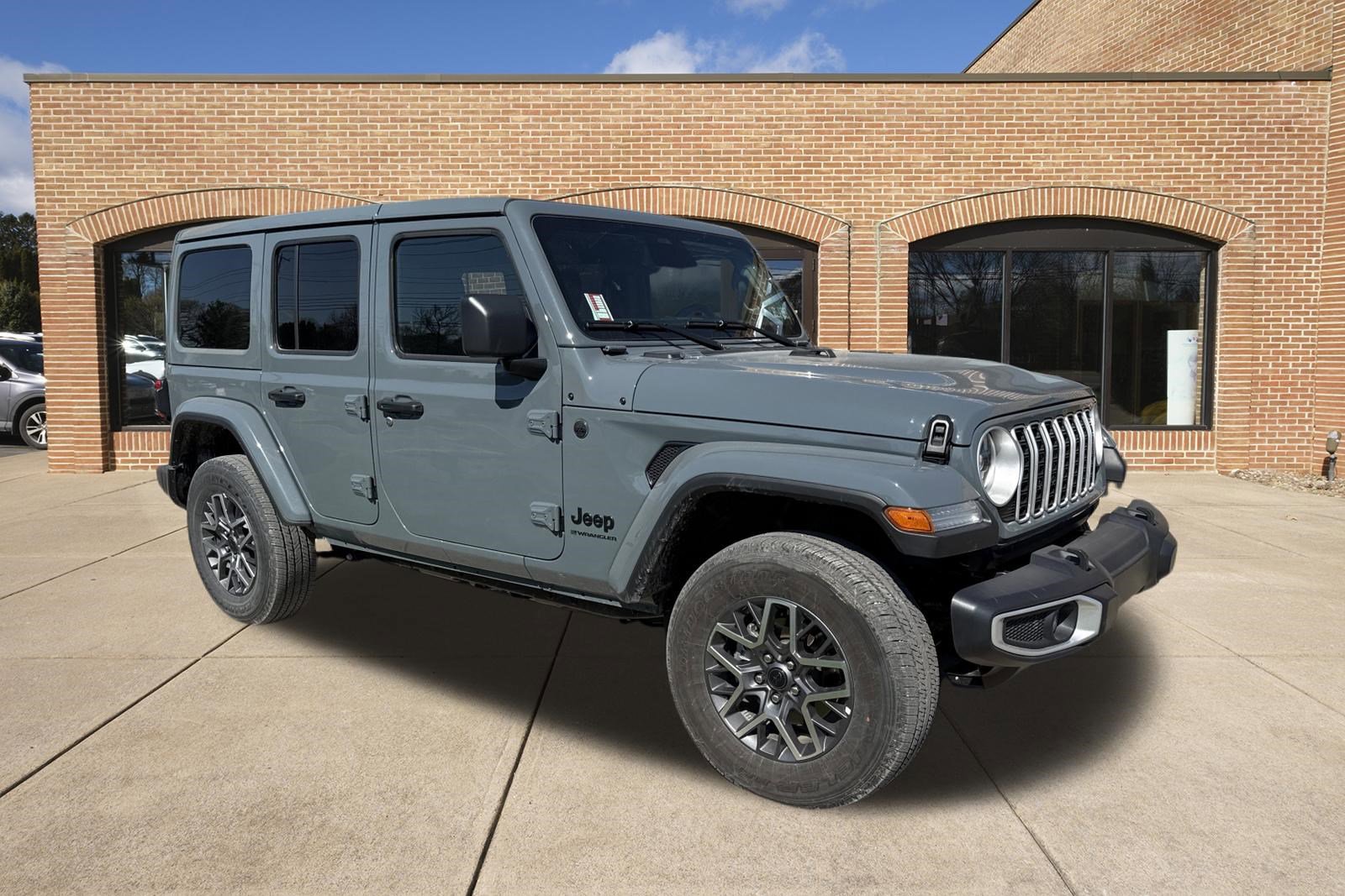 Used 2026 Jeep Wrangler Unlimited Sahara AWD/4WD video 1
