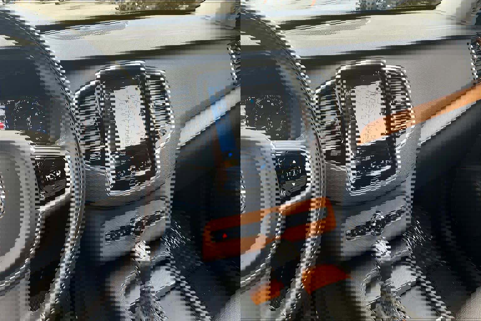 Used 2022 Volvo XC90 T6 Momentum w/ Advanced Package AWD/4WD image 6