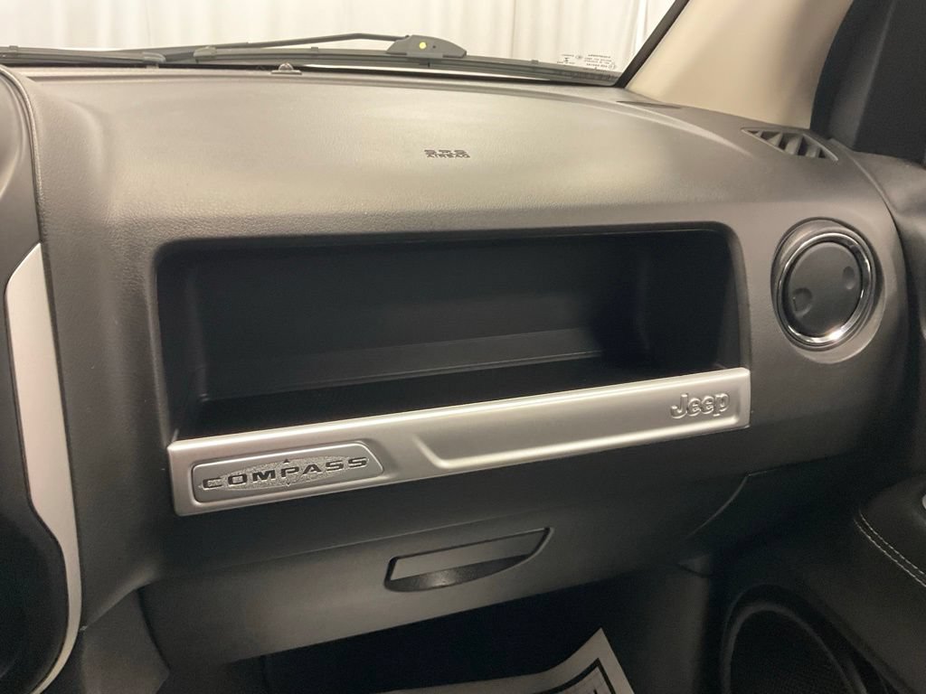 Used 2016 Jeep Compass Latitude AWD/4WD image 23