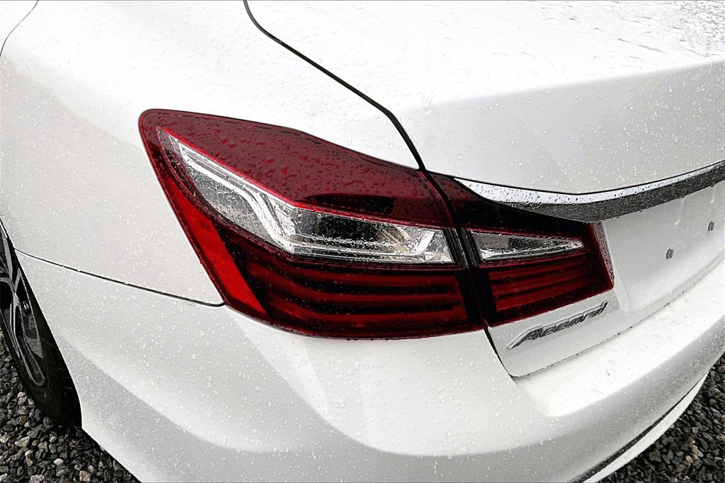 Used 2017 Honda Accord LX image 26