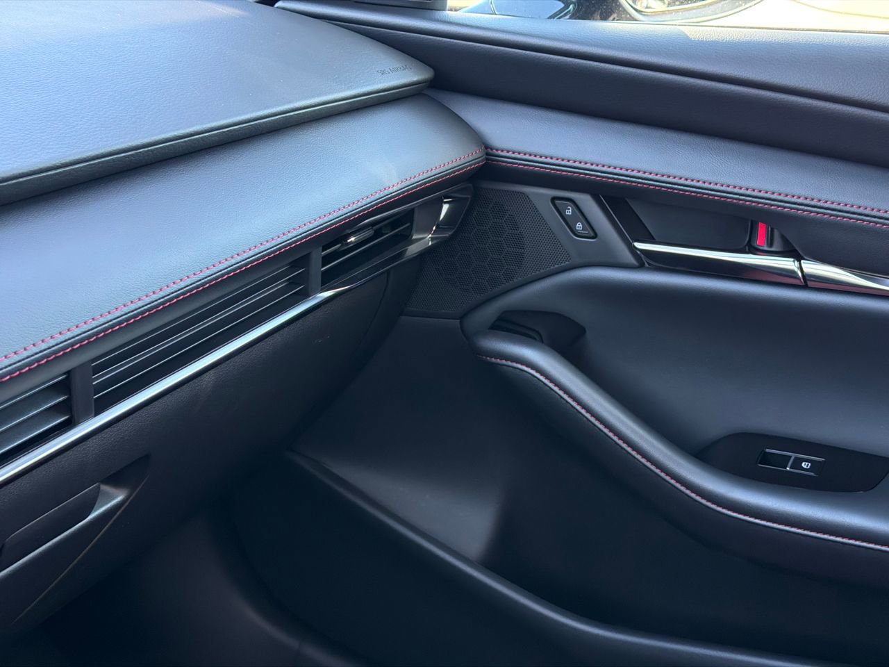 New 2026 MAZDA MAZDA3 Carbon AWD/4WD image 31