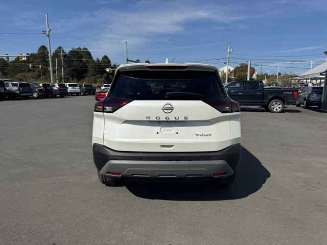 Used 2023 Nissan Rogue SV image 6