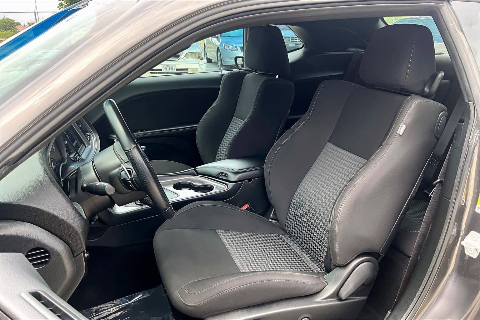 Used 2023 Dodge Challenger R/T RWD image 8