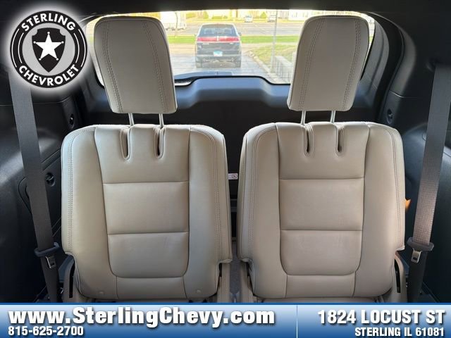 Used 2014 Ford Explorer XLT w/ Equipment Group 202A AWD/4WD image 16