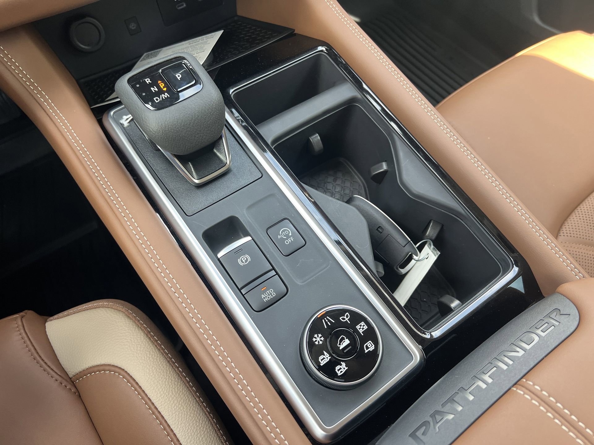 New 2026 Nissan Pathfinder Platinum image 8