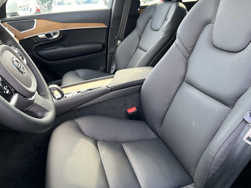 Used 2025 Volvo XC90 T8 Core w/ Protection Package Premier image 25