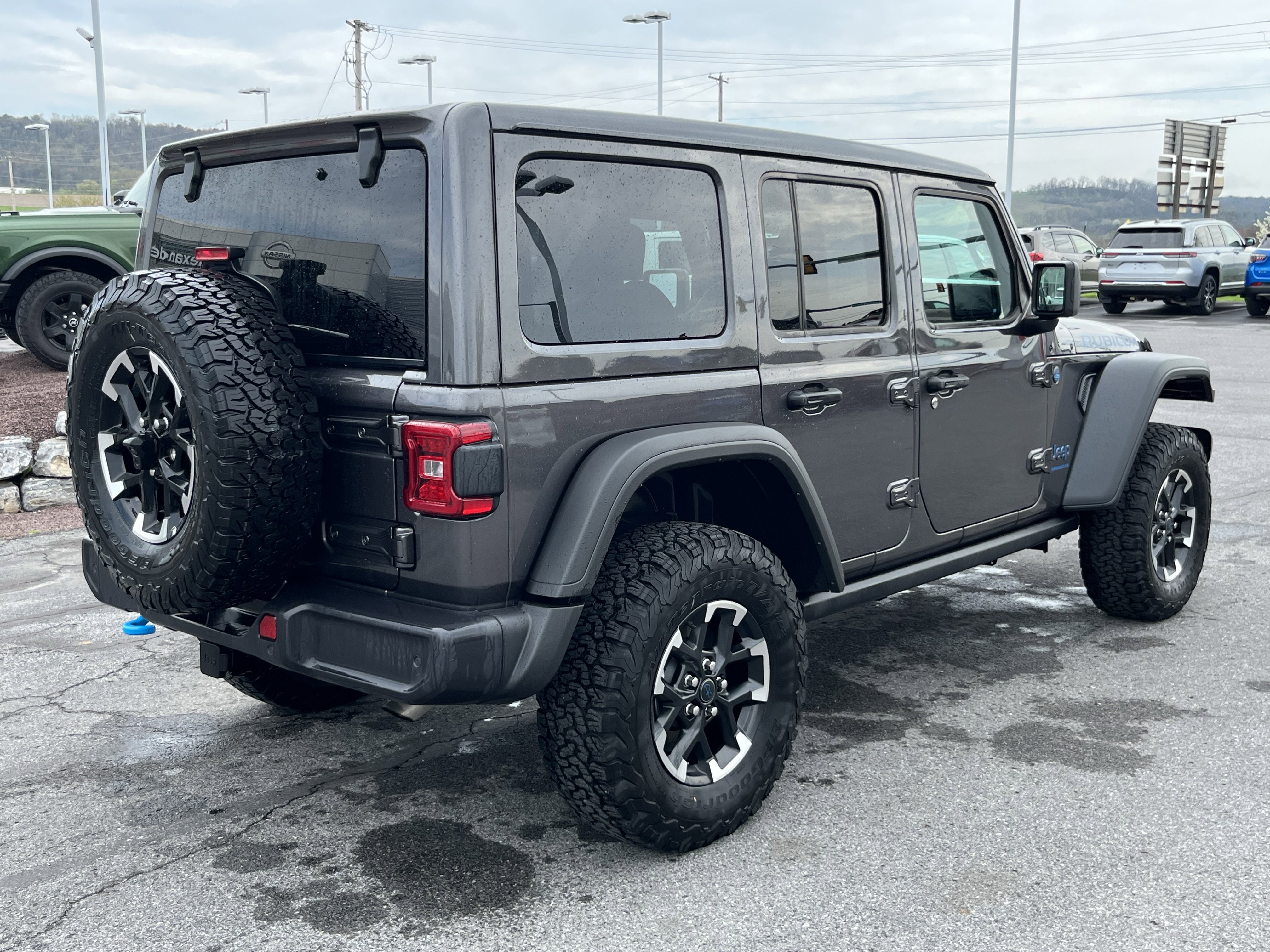 Used 2025 Jeep Wrangler Unlimited Rubicon 4xe w/ Safety Group video 3