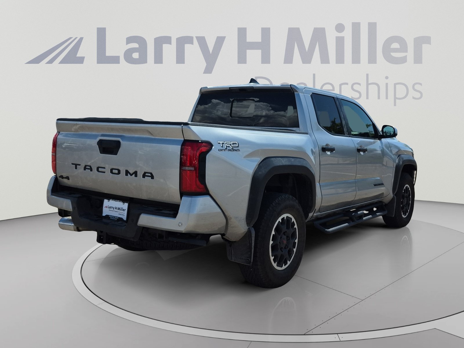 Certified 2026 Toyota Tacoma TRD Off-Road w/ TRD Off Road Upgrade Package AWD/4WD image 5
