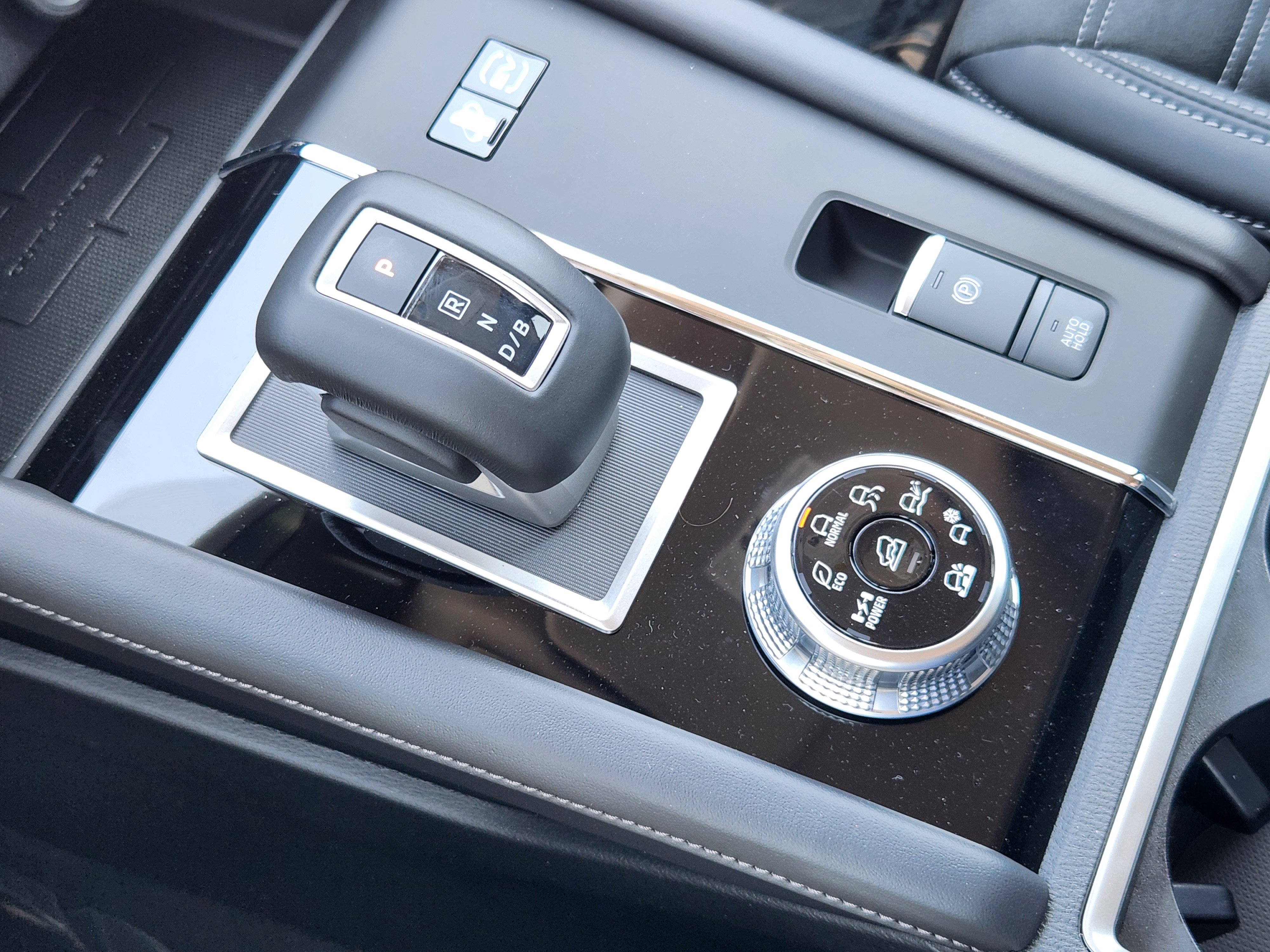 New 2025 Mitsubishi Outlander SE image 20