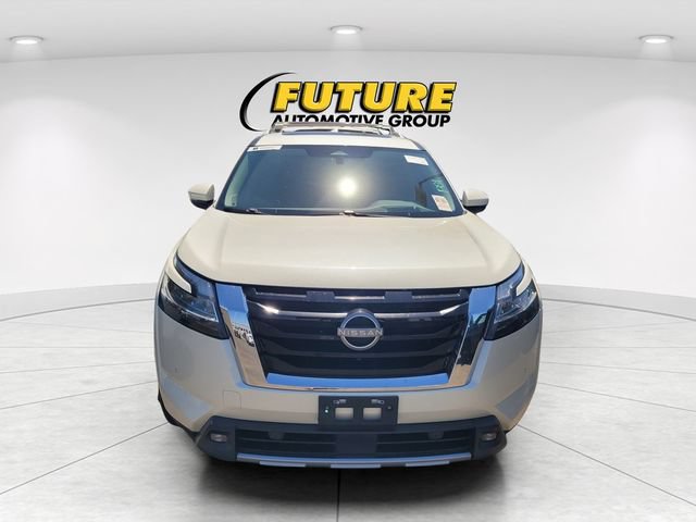 Used 2022 Nissan Pathfinder Platinum w/ Cargo Package FWD image 2