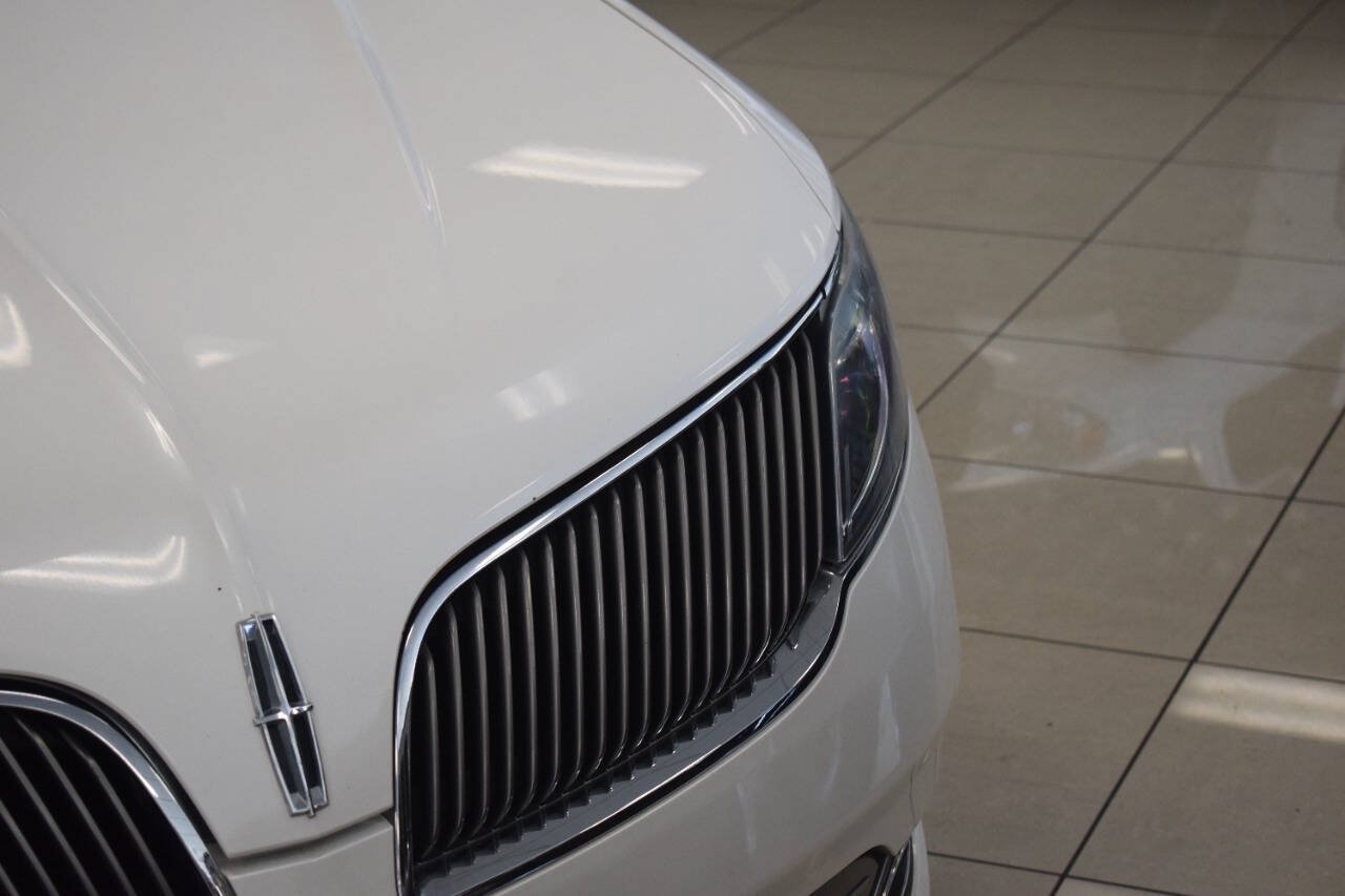 Used 2013 Lincoln MKS AWD image 6