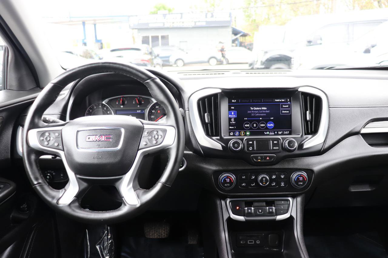 Used 2024 GMC Terrain SLT AWD/4WD image 17