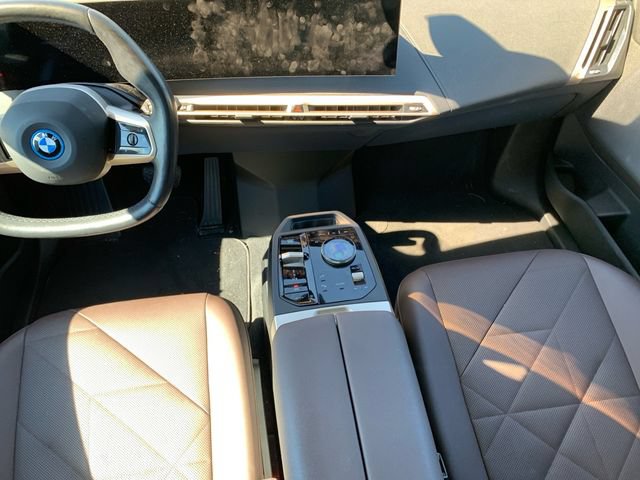 Certified 2024 BMW iX xDrive50 w/ Premium Package AWD/4WD image 11