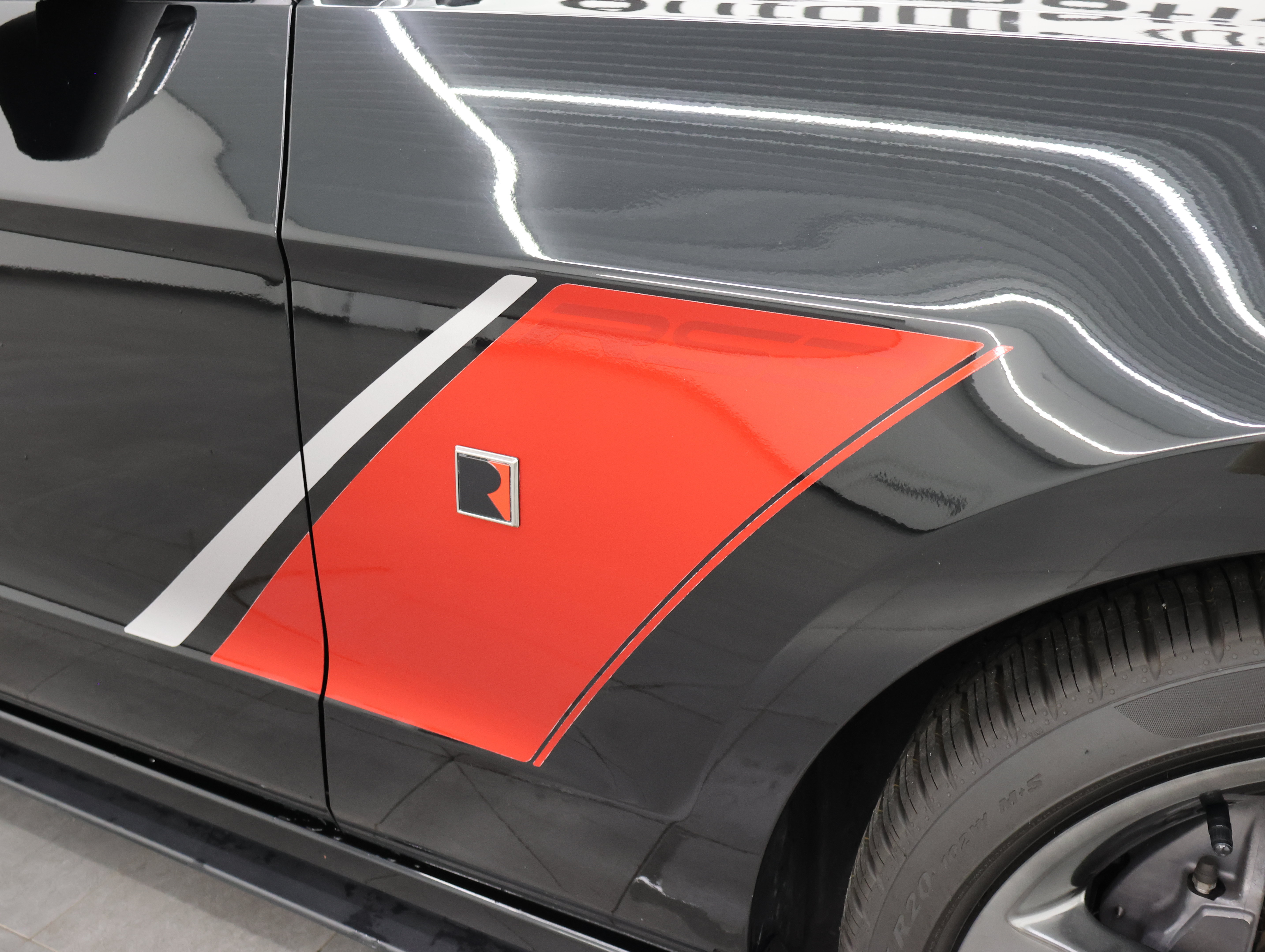 Used 2013 Ford Mustang GT Premium RWD image 28