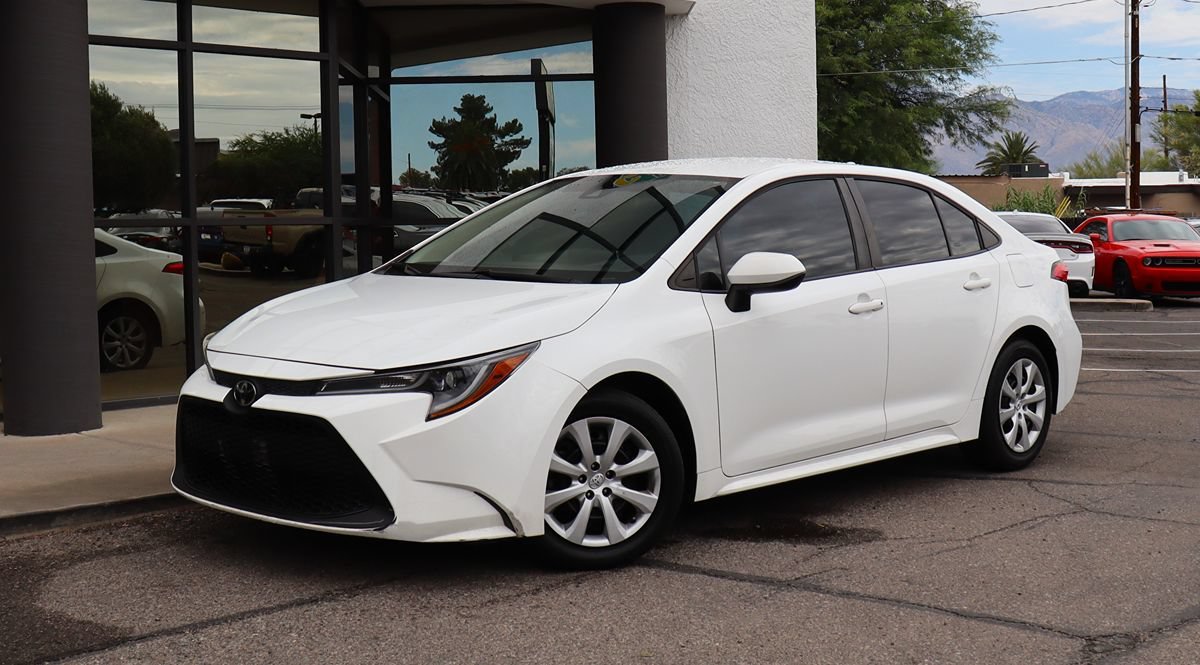 Used 2021 Toyota Corolla LE FWD image 2