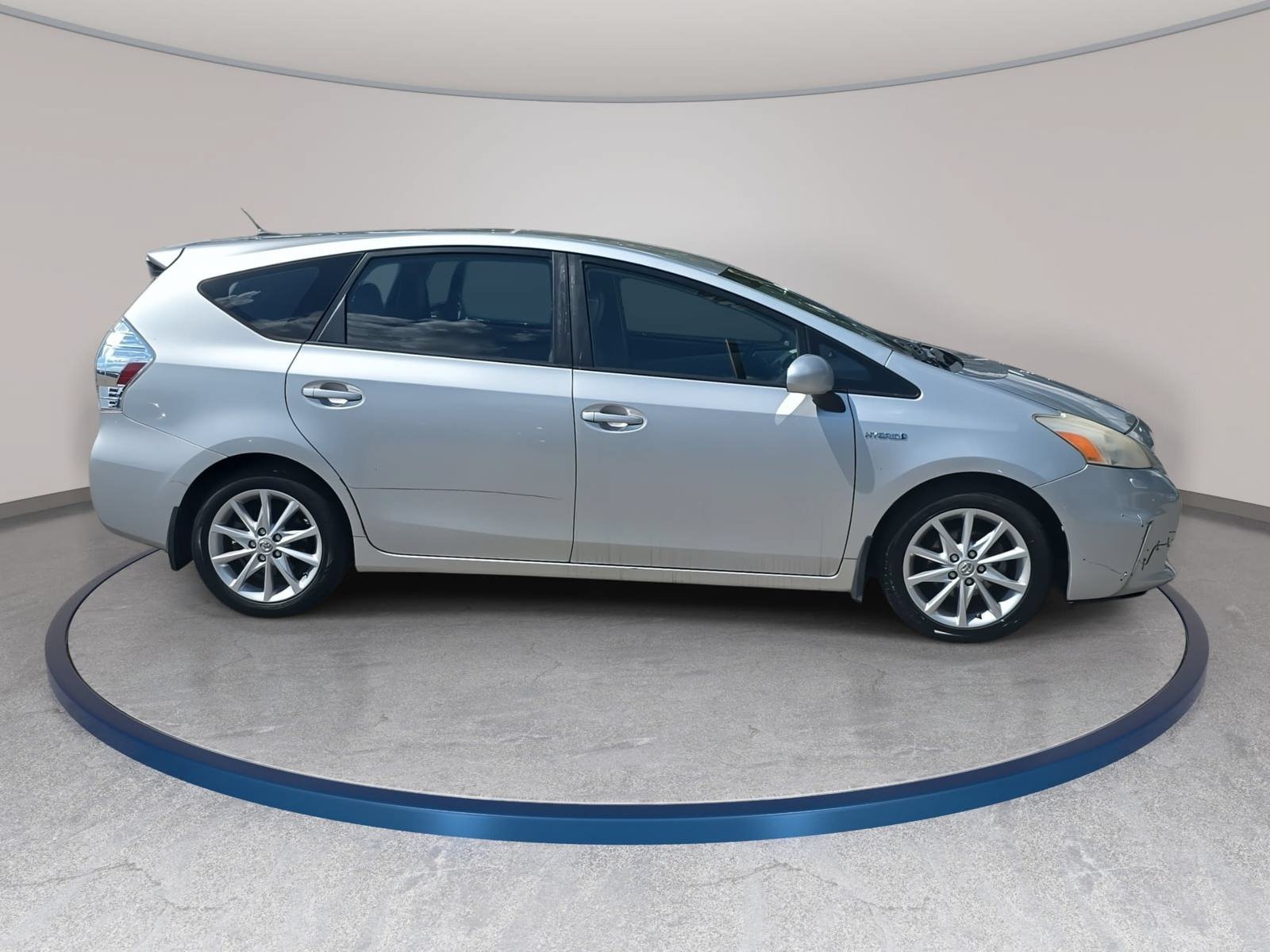 Used 2012 Toyota Prius V Five FWD image 4