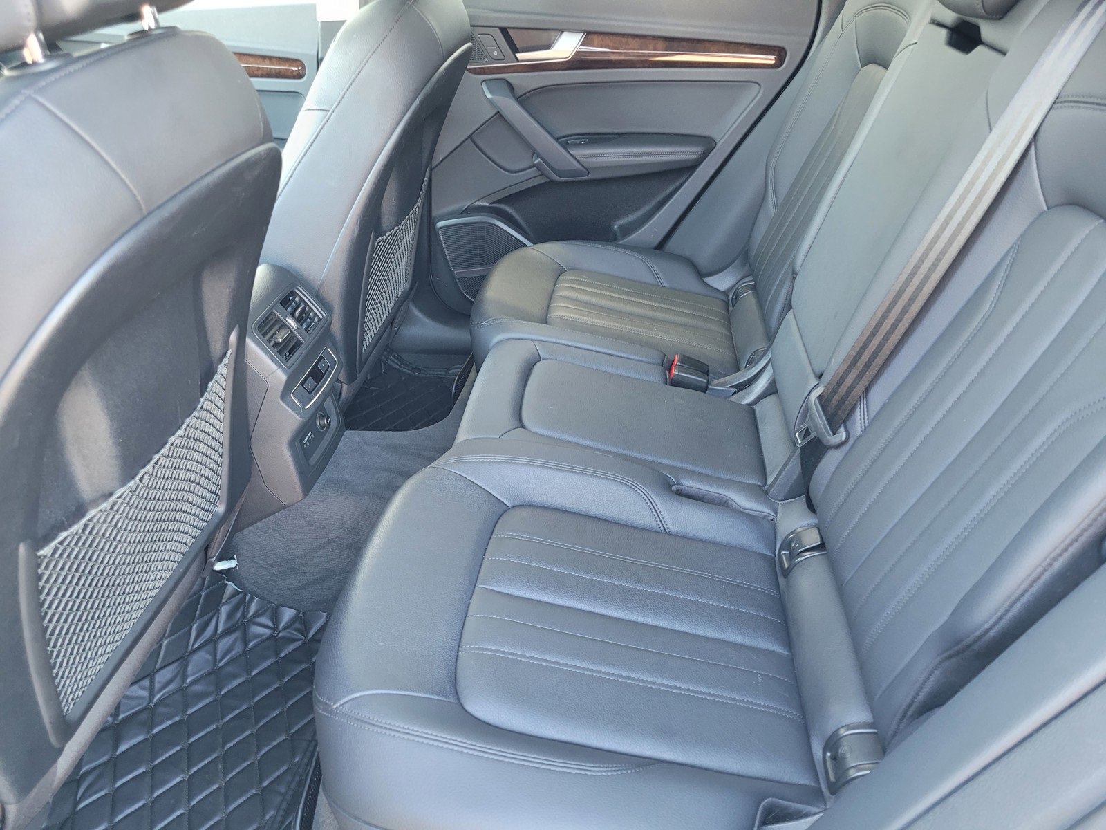 Used 2020 Audi Q5 e Premium Plus w/ Premium Plus Package image 9