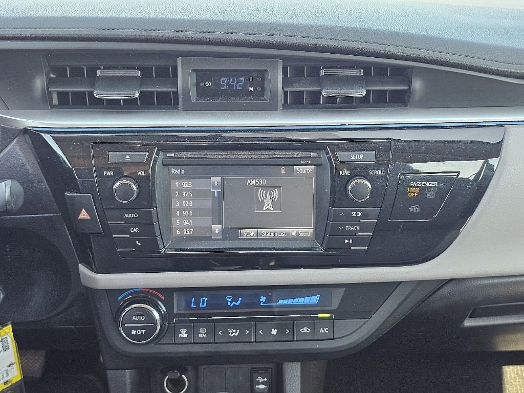 Used 2014 Toyota Corolla LE FWD image 34