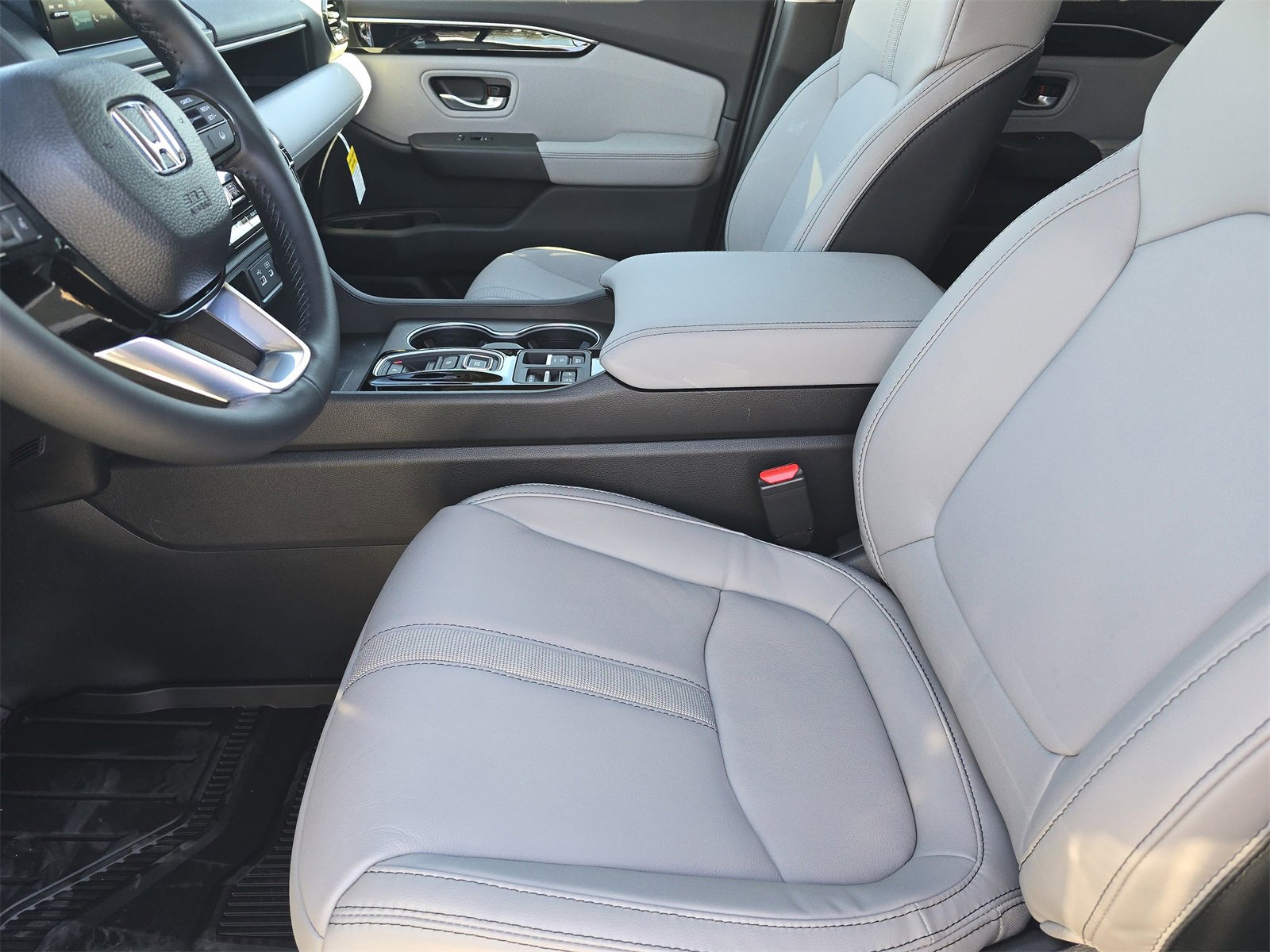 New 2025 Honda Pilot Touring image 11