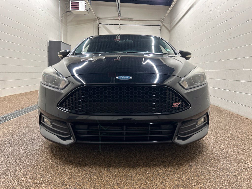Used 2018 Ford Focus ST w/ Equipment Group 401A FWD image 7
