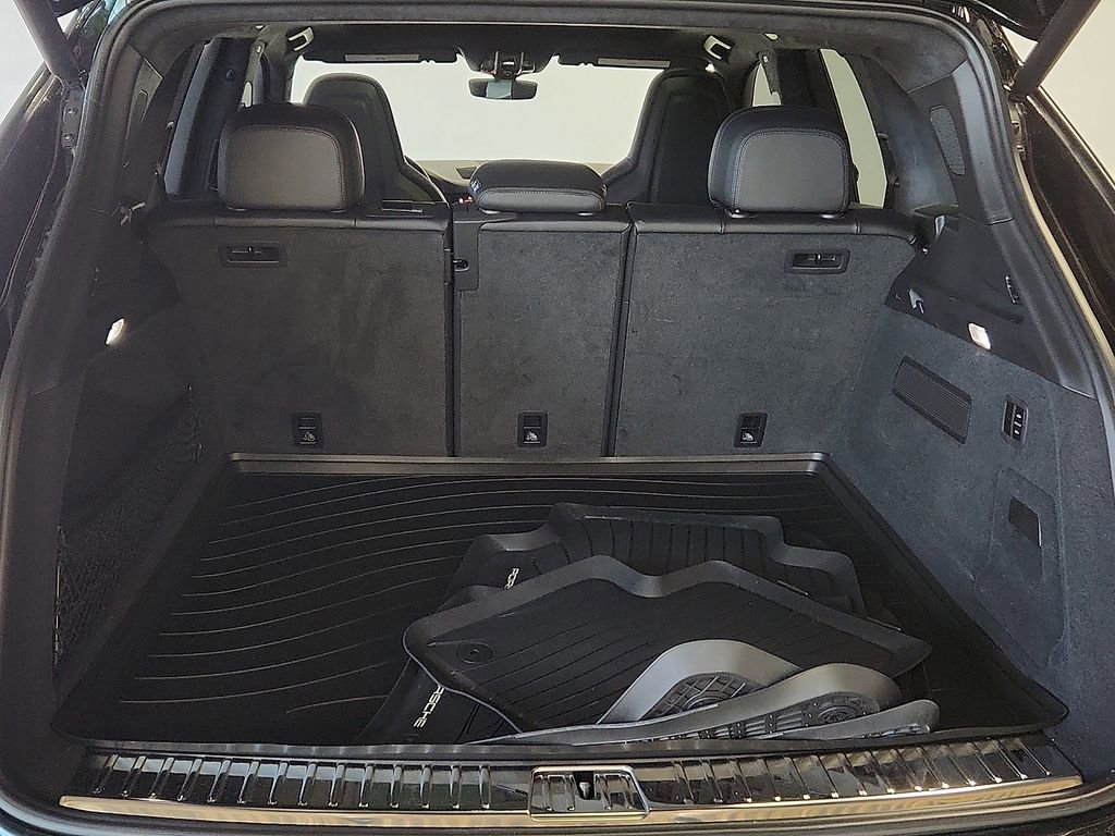 Certified 2023 Porsche Cayenne GTS image 28