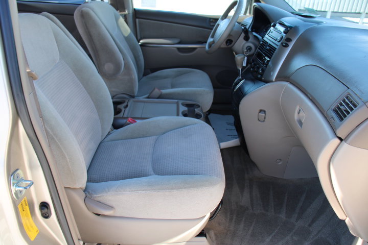 Used 2008 Toyota Sienna CE image 17
