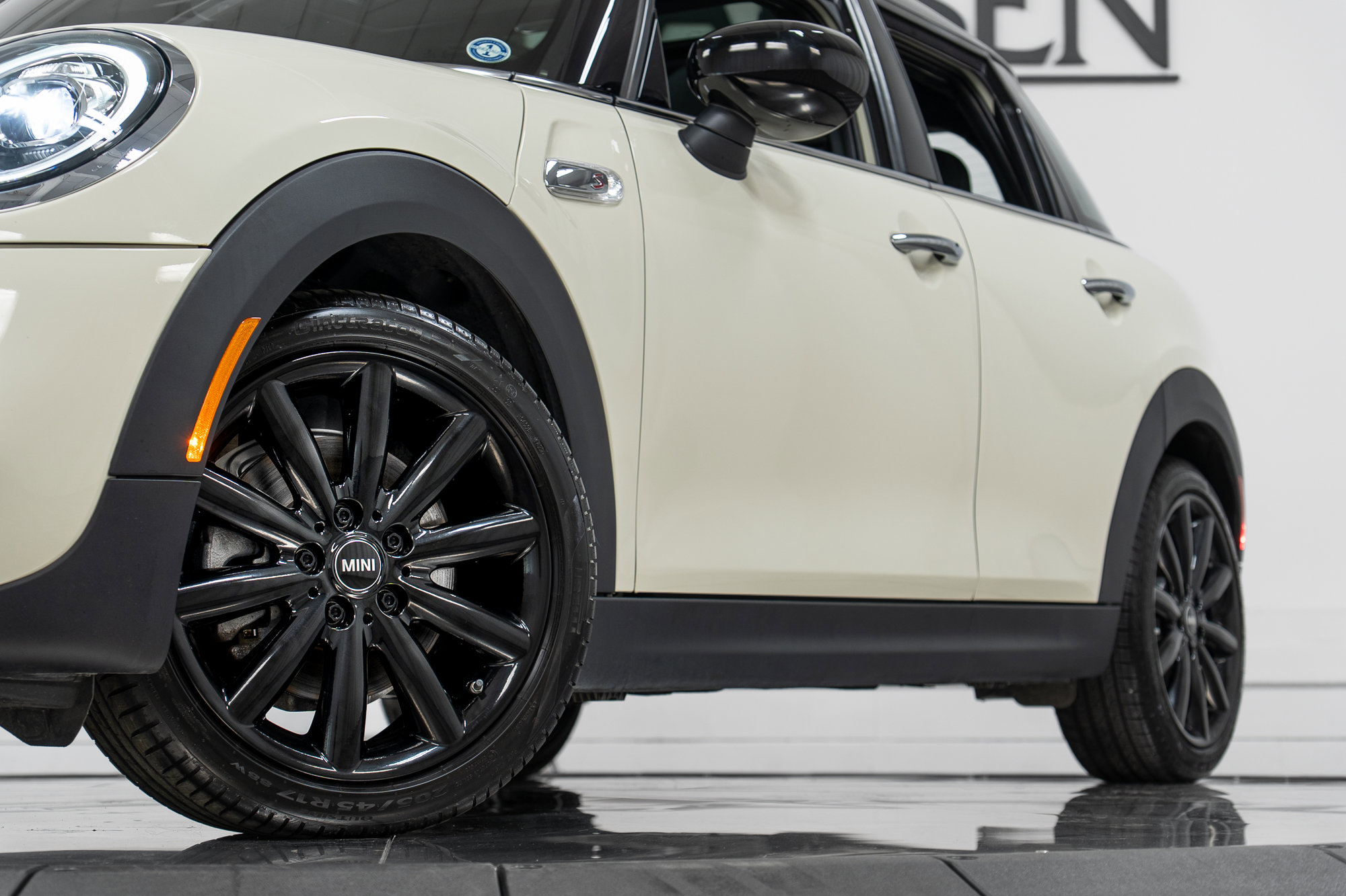 Used 2020 MINI Cooper S w/ Storage Package image 28