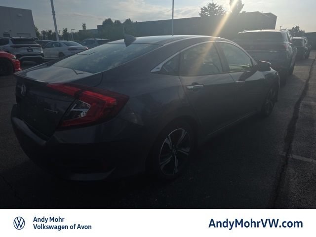 Used 2018 Honda Civic Touring image 3