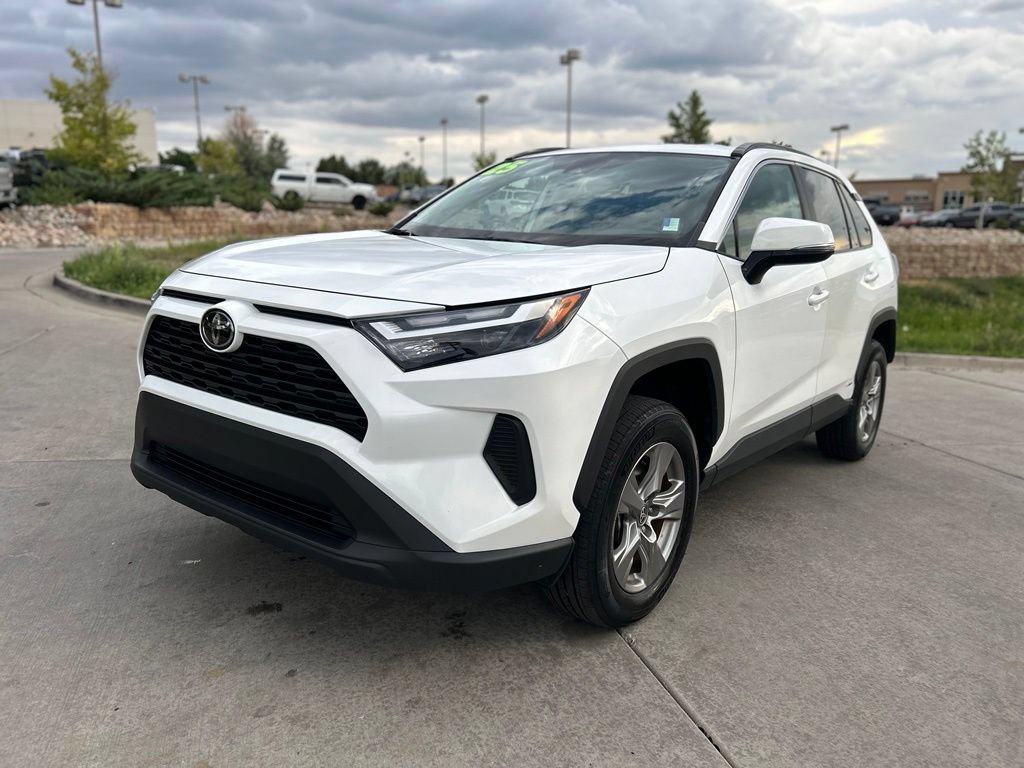 Used 2025 Toyota RAV4 XLE AWD/4WD image 3