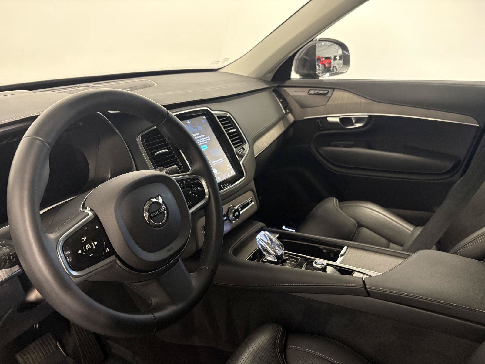 Used 2023 Volvo XC90 B6 Ultimate AWD/4WD image 17