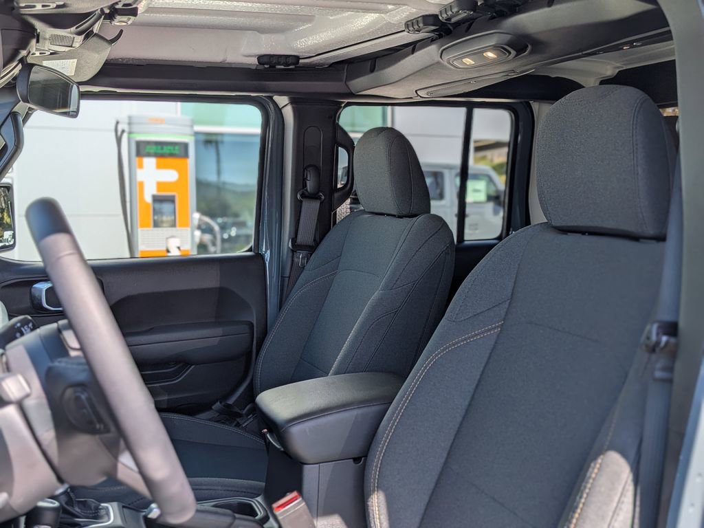 Used 2026 Jeep Gladiator Sport image 10