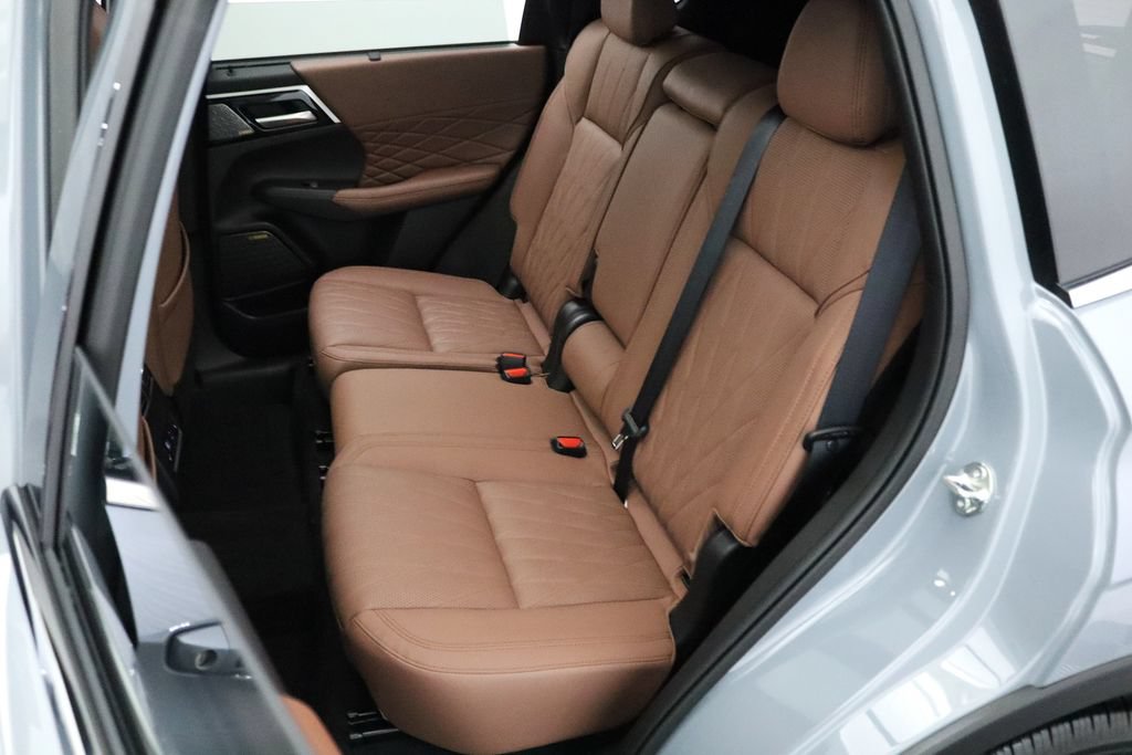 Used 2026 Mitsubishi Outlander SEL AWD/4WD image 13