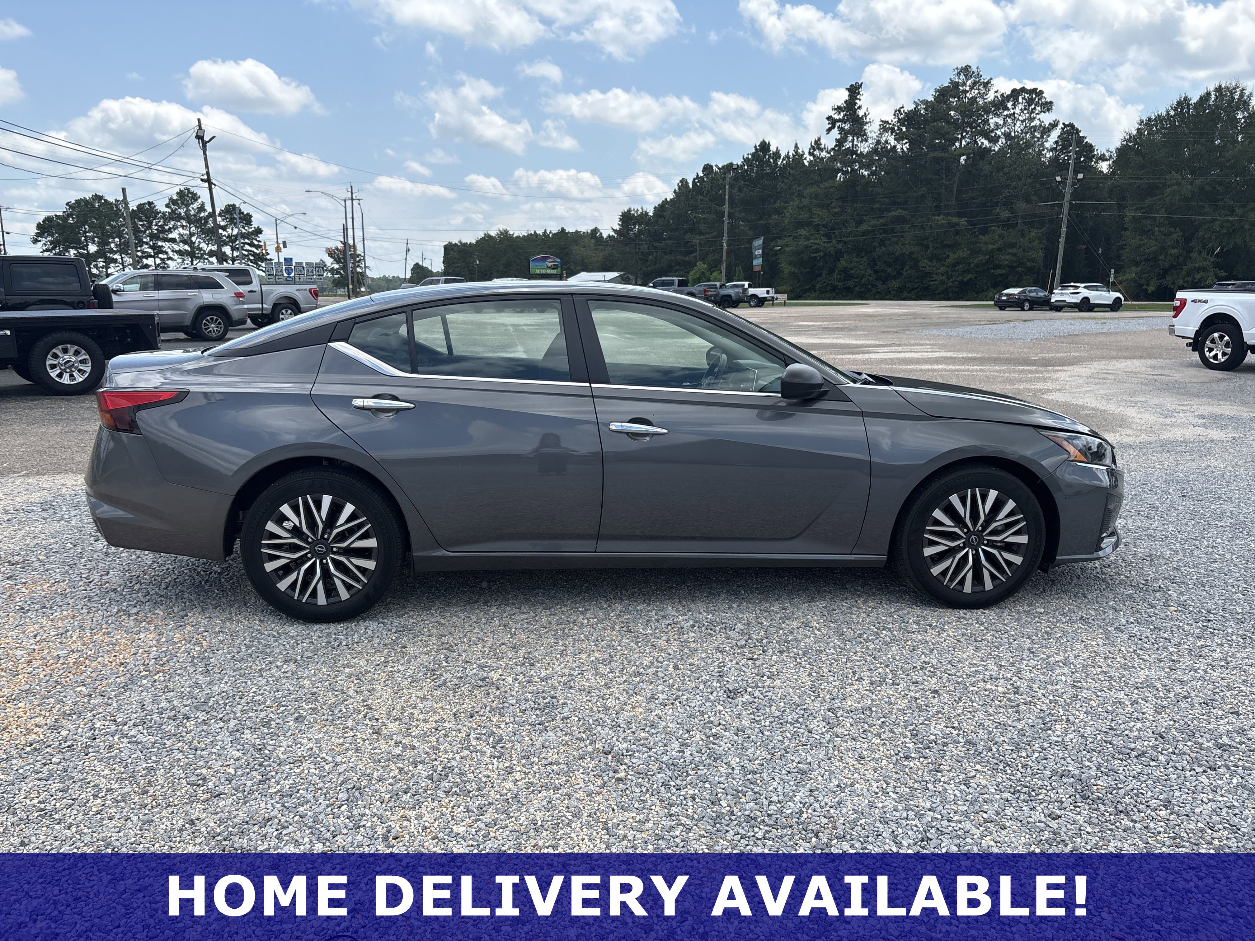 Used 2025 Nissan Altima 2.5 SV image 5