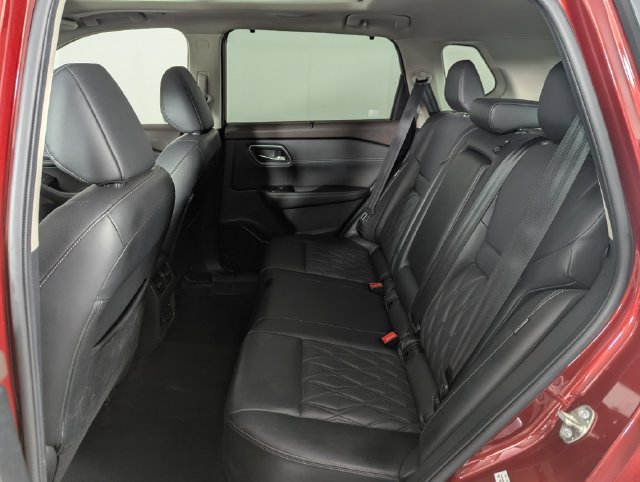 Used 2022 Nissan Rogue Platinum AWD/4WD image 16