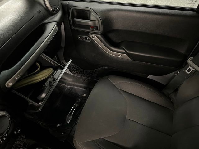 Used 2015 Jeep Wrangler Unlimited Sport w/ Quick Order Package 24S AWD/4WD image 38