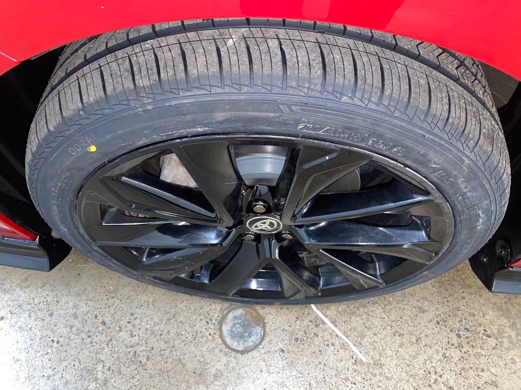 Used 2021 Toyota Corolla SE w/ Special Edition image 17