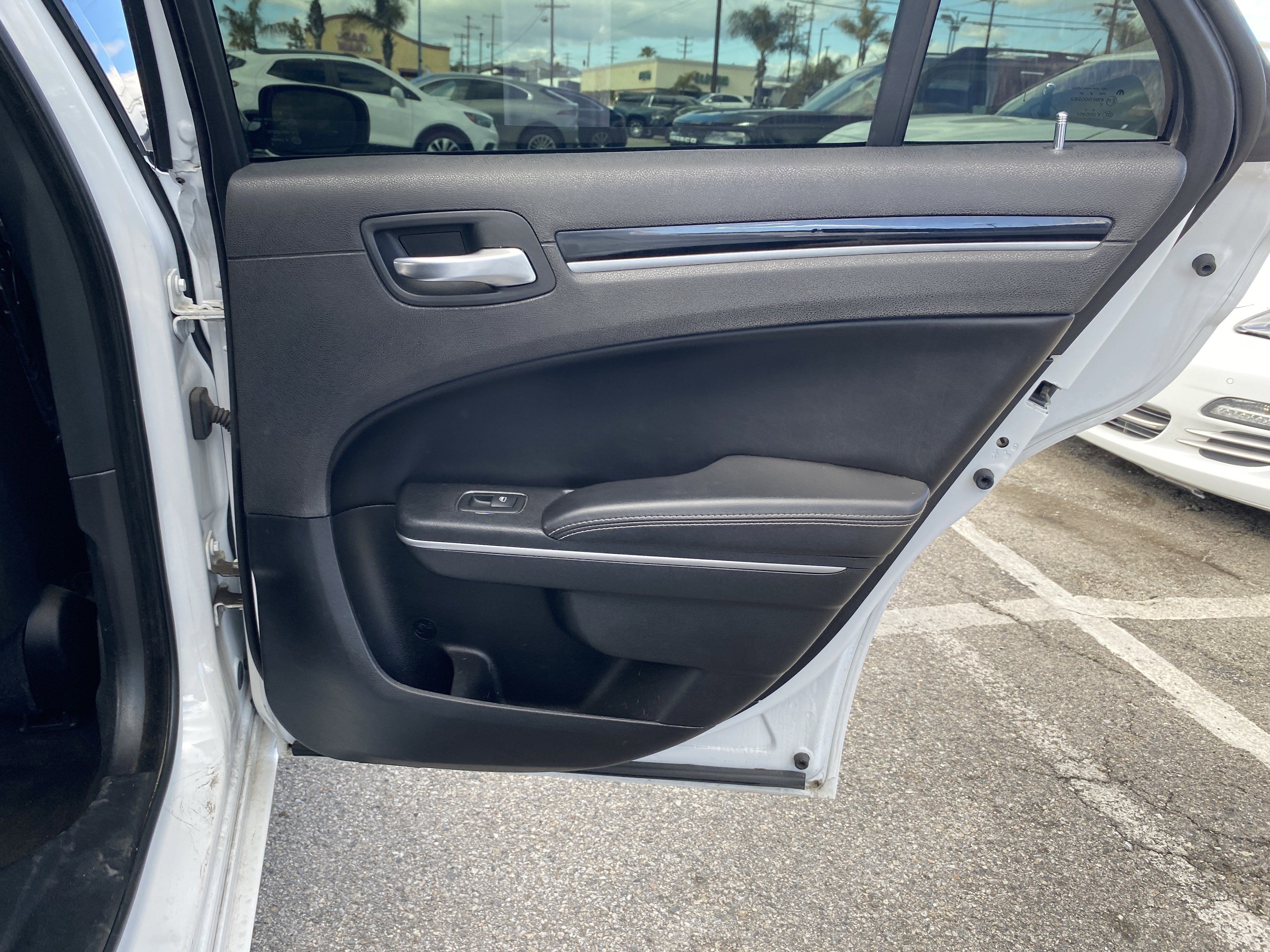 Used 2019 Chrysler 300 S image 21
