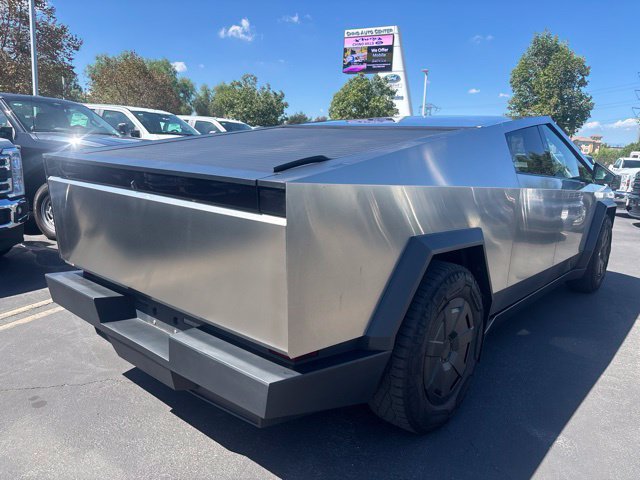 Used 2024 Tesla Cybertruck AWD Crew Cab image 4