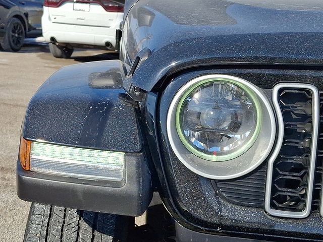 Used 2024 Jeep Wrangler Sahara w/ Technology Group image 9